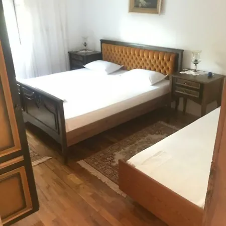 Apartment Apartman Lovre